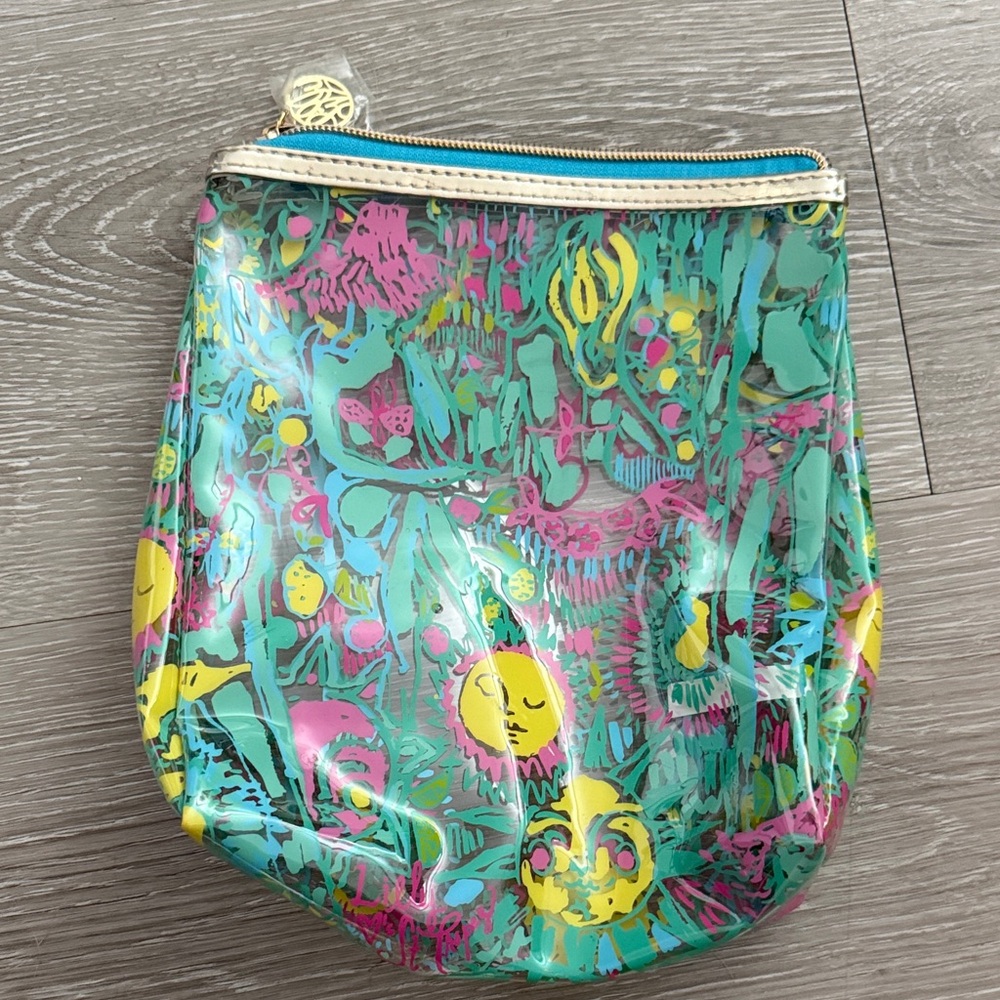 LILLY PULITZER ST. TROPEZ MAKE UP BAG!